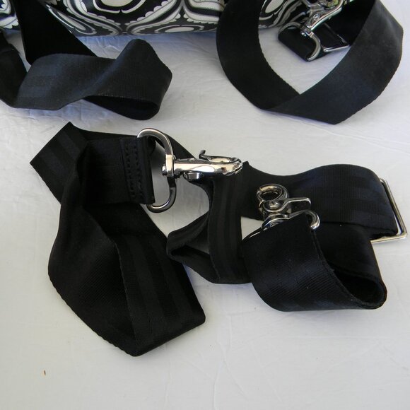 Petunia Pickle Bottom LARGE Diaper Bag Boxy Backpack BOHO CONVERTIBLE CROSSBODY - Picture 10 of 10